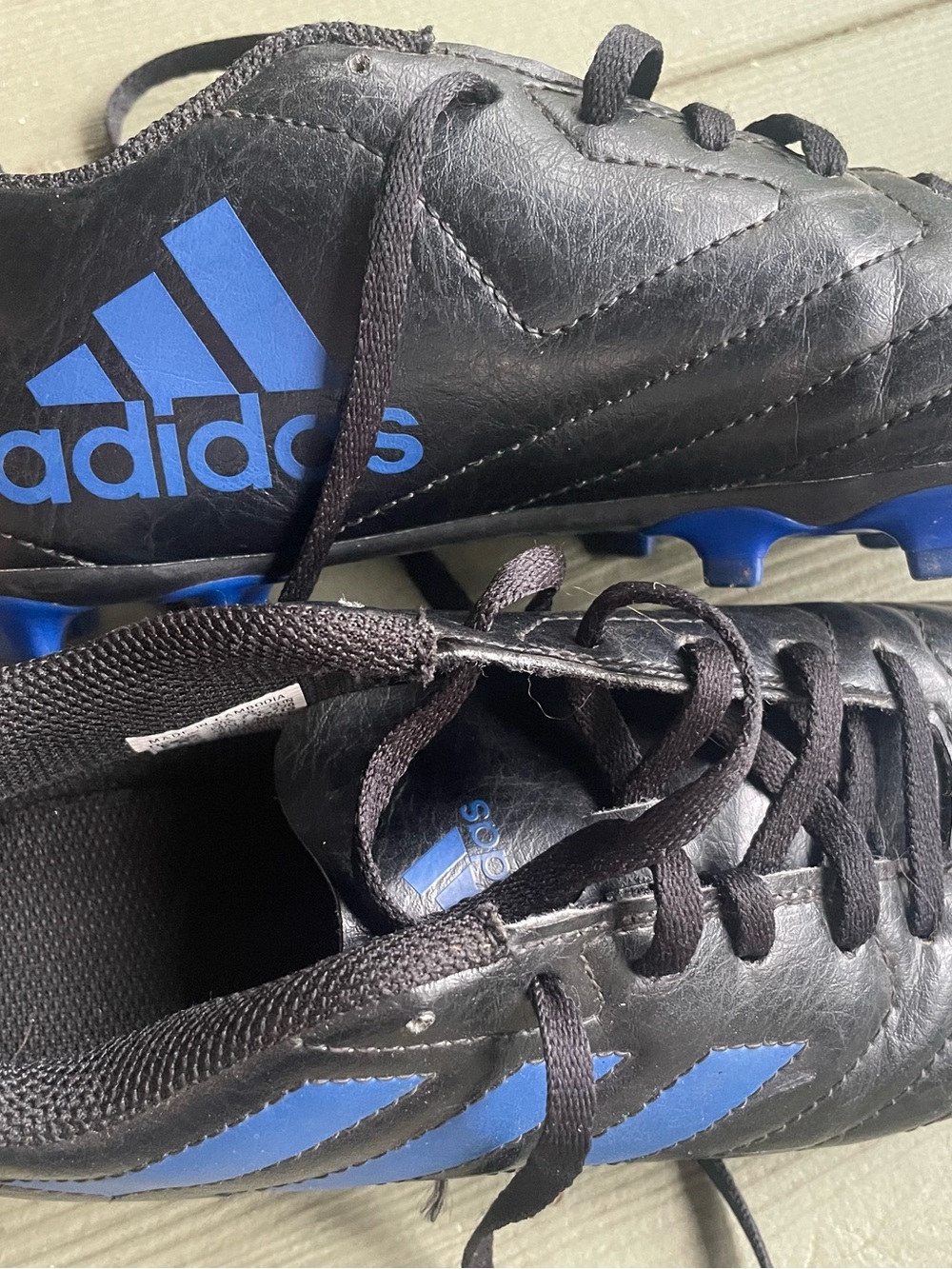adidas kids Black and Blue Soccer Cleats size 4
